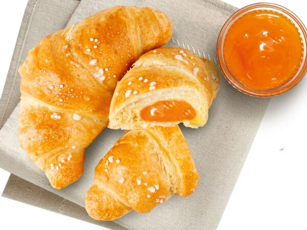 Croissant mit Marillenfüllung