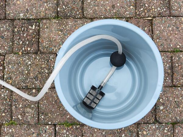 Cordless pressure washer