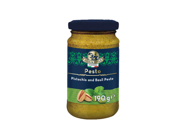 PESTO S BAZALKOU A PISTÁCIEMI