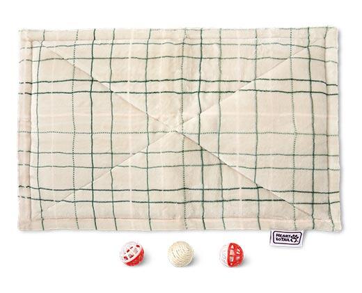 Heart to Tail 
 Cat Warming Mat