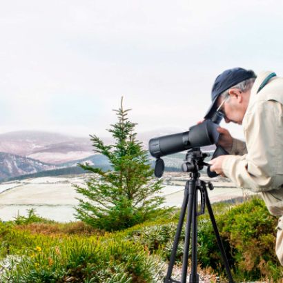 Fernglas mit Stativ
