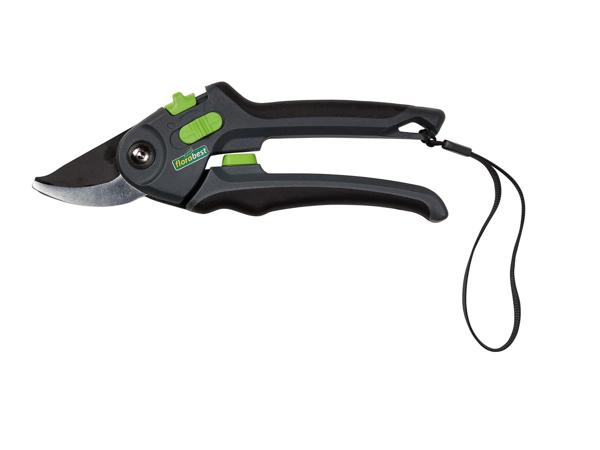 Anvil Secateurs or Bypass Secateurs