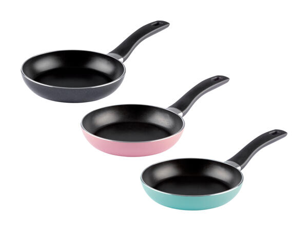 Petite poêle en aluminium