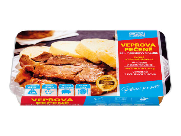 SEGEDÍNSKÝ GULÁŠ S HOUSKOVÝM KNEDLÍKEM / VEPŘOVÁ PEČENĚ SE ZELÍM A HOUSKOVÝM KNEDLÍKEM