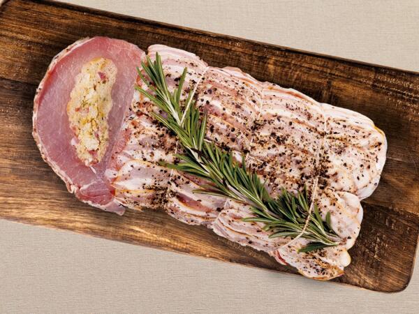 Frisches Schweine-Karree mit Trüffel-Pilz-Füllung