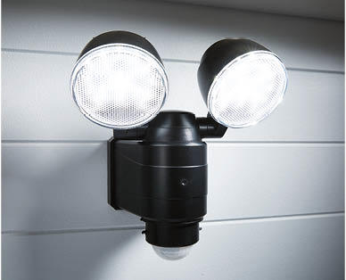 700 Lumen Solar Twin Head Security Light