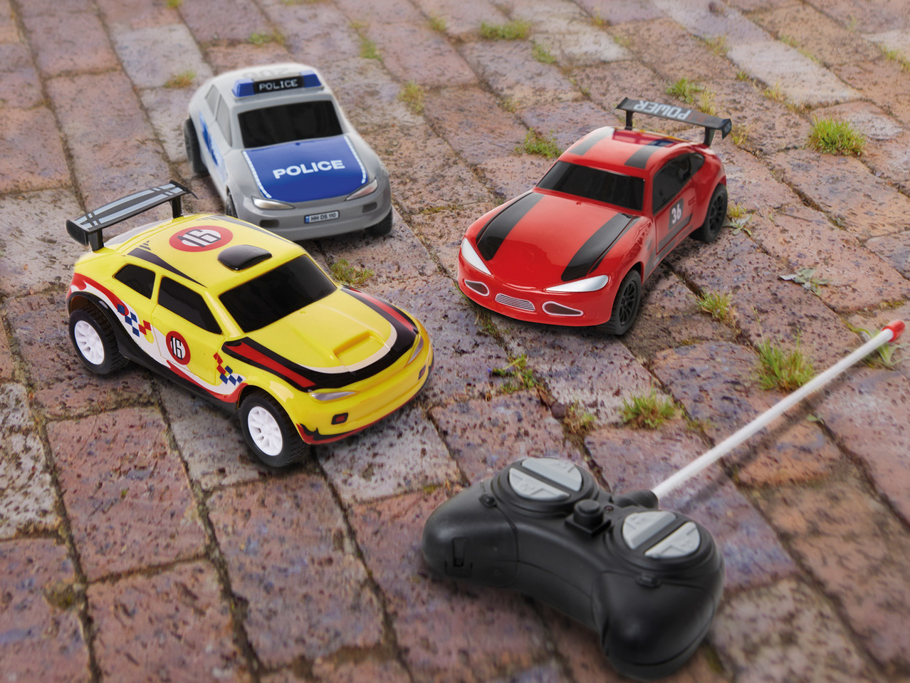 Playtive Remote-Controlled Car1