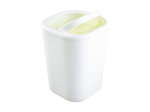 Poubelle de salle de bain avec couvercle
