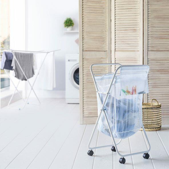 HOME CREATION 	 				Vasketøjskurv på hjul