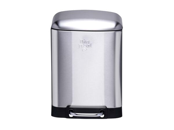 Cleaning accessories or soft close pedal bin