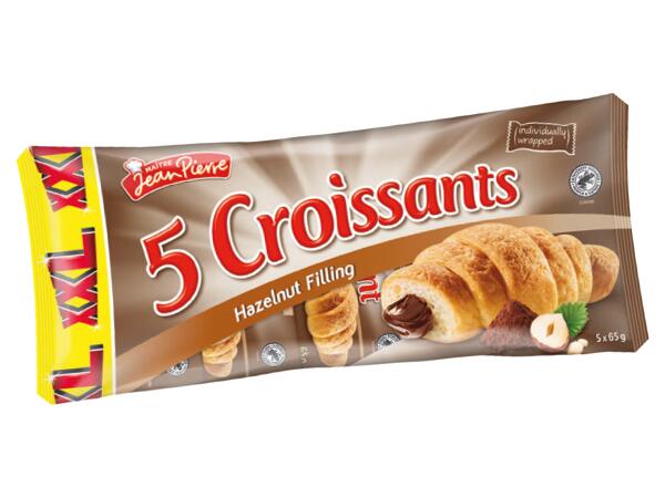 Croissant med hasselnötsfyllning