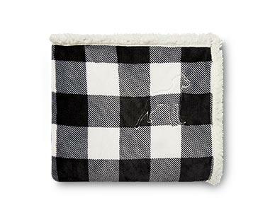 Heart to Tail
Pet Throw