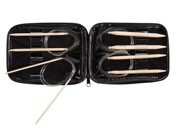 Knittling Needles or Crochet Hooks with Sewing Case