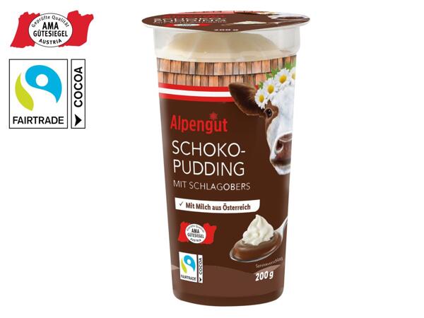 Pudding mit Sahne