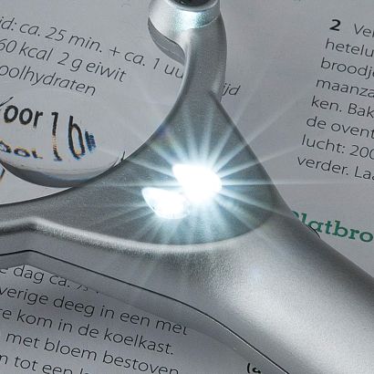 Vergrößerungsglas mit LED-Lampe