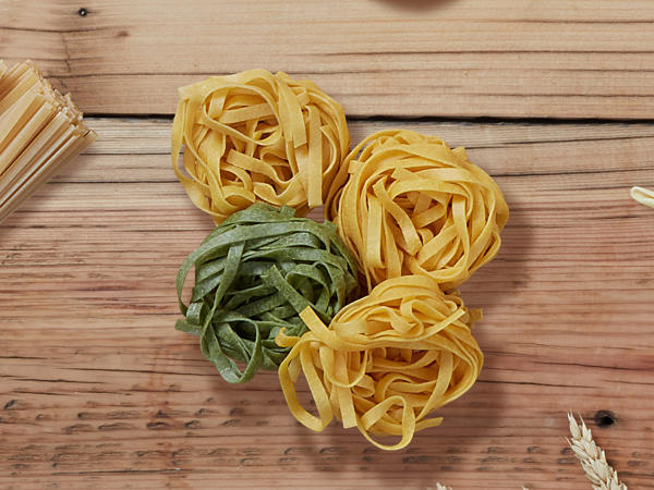 Fettuccine paglia e fieno
