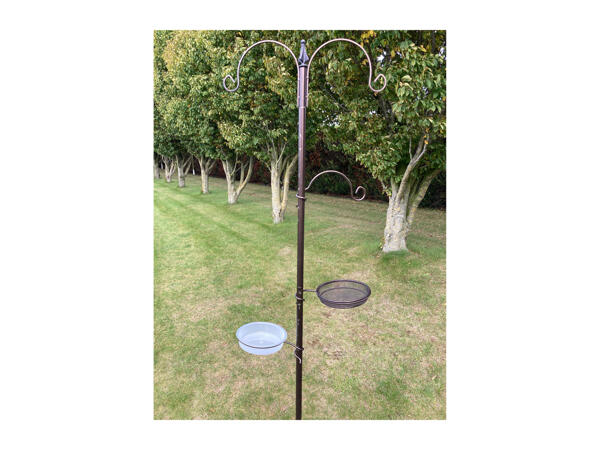 Oakdale Wild Bird Feeding Station
