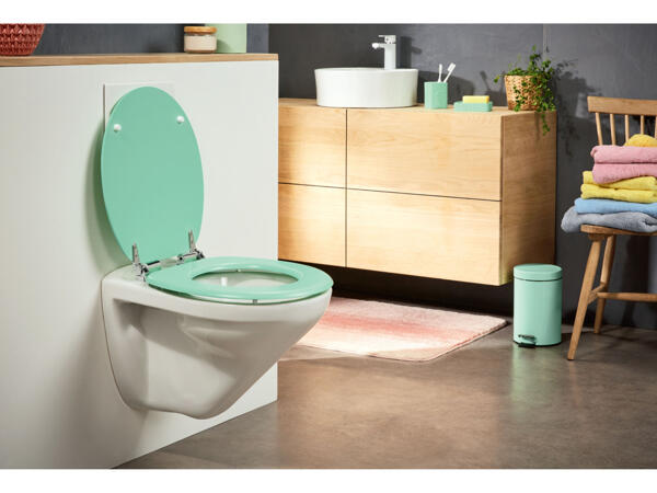 SOFT CLOSE TOILET SEAT