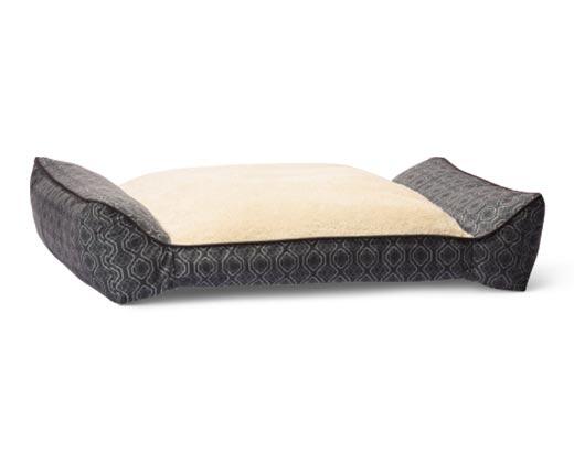 Heart to Tail
Bolster Pet Bed