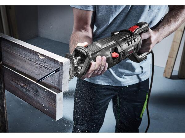 Sabre saw