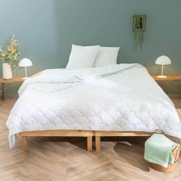 NOVITESSE(R) 				Couette 4 saisons rembourrée XXL, 2 pers.