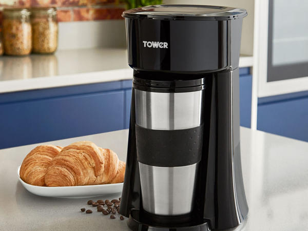 COFFEE MAKER WITH TO GO MUG