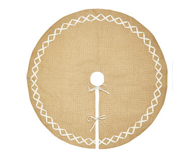 Natural Look Tree Skirt