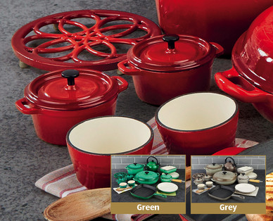 Mini Casserole Dishes/Cast Iron Trivets/Ramekins