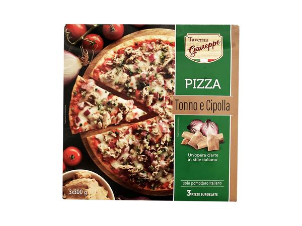Pizza tuna and onions