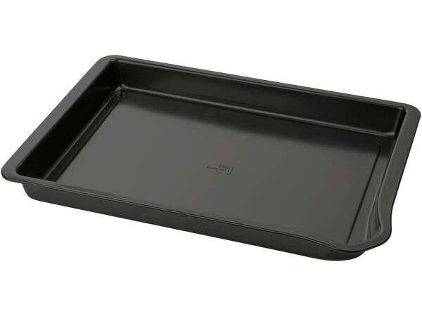 Oven or roasting tray