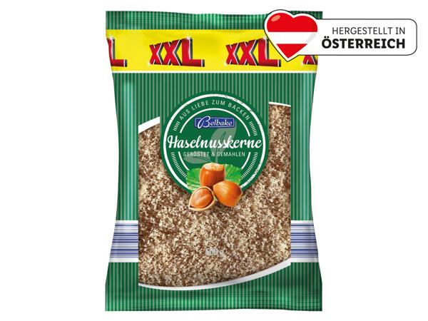 Haselnusskerne gemahlen