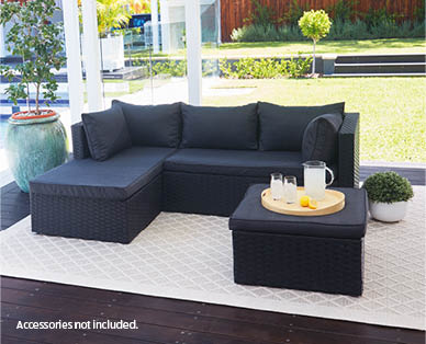 Corner Wicker Setting
