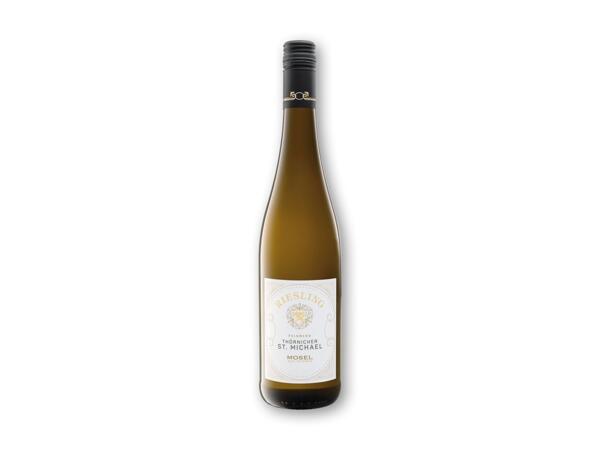 Gewürztraminer Spätlese, Riesling, Liebfraumilch eller Sekt Burg Schöneck