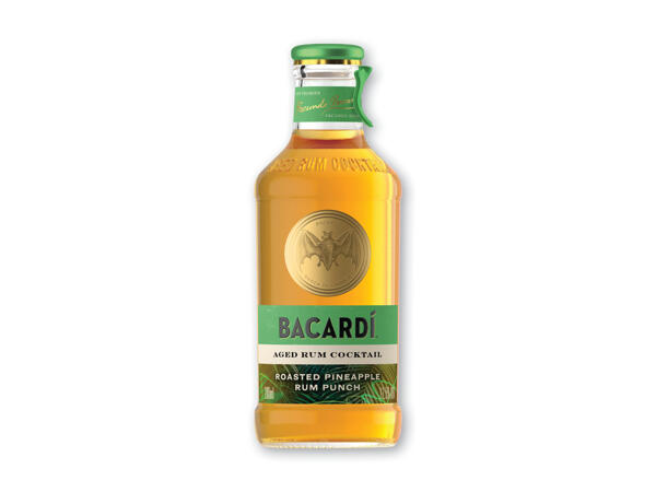 Bombay Sapphire gin og tonic eller Bacardi rom cocktail
