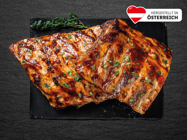 Frische Ofen-Ribs mariniert