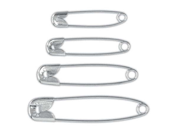 Crelando Assorted Sewing Accessories