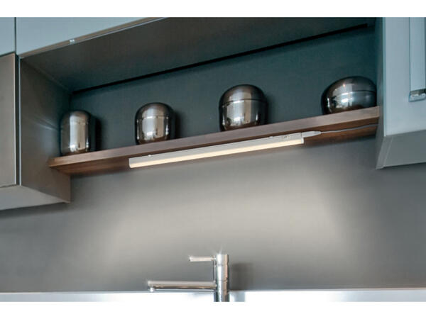 Under Cabinet Light