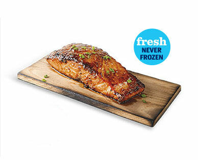 Fresh Sweet & Smoky Atlantic Salmon on a Cedar Plank