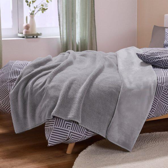 HOME CREATION(R) 				Plaid en teddy velours