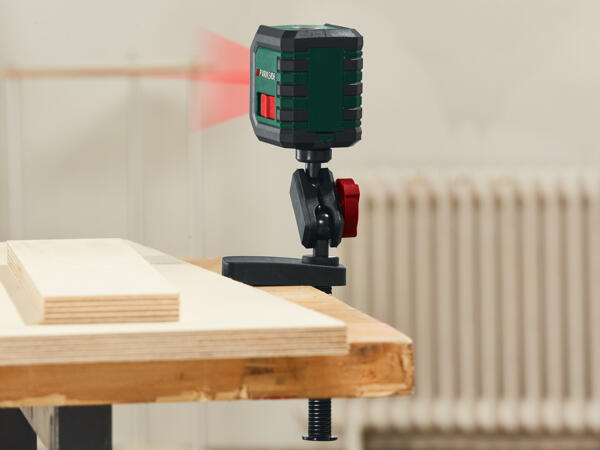 Niveau laser en croix
