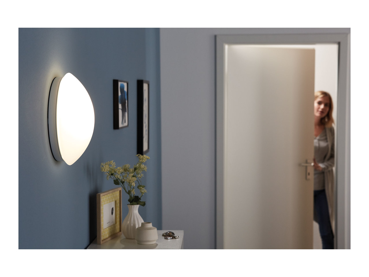 Livarno Lux Ceiling Lamp with Motion Sensor1