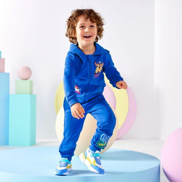 DISNEY(R)/NICKELODEON(R)/HOT WHEELS(R) 				Combinaison de jogging pour enfants