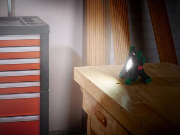 LED cordless work light