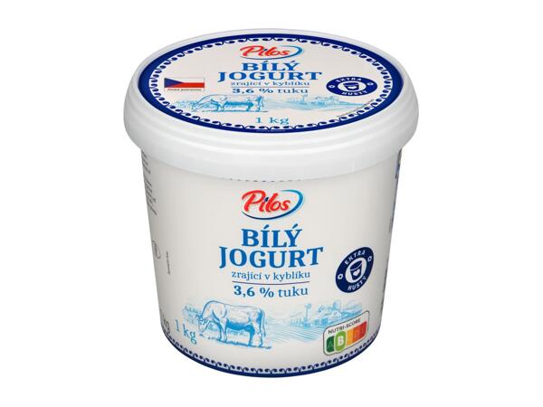 BÍLÝ JOGURT ZRAJÍCÍ V KELÍMKU