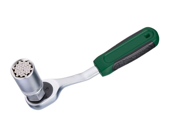 Universal wrench set or universal socket wrench set