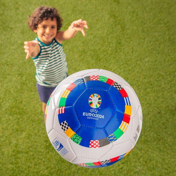 UEFA(R) 				Voetbal