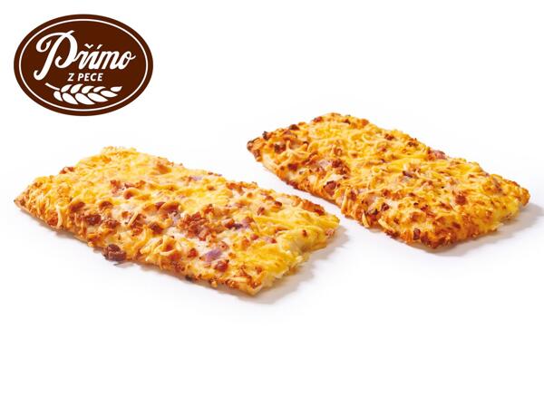 FLAMMKUCHEN SE SMETANOU, SLANINOU A CIBULKOU