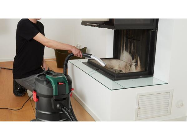 Ash vacuum cleaner