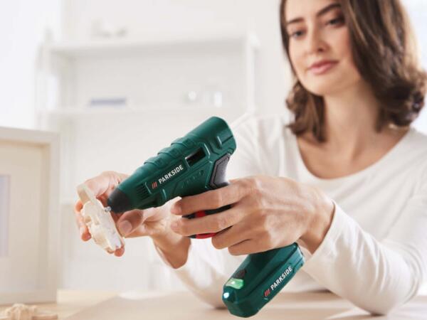 Cordless Glue Gun
