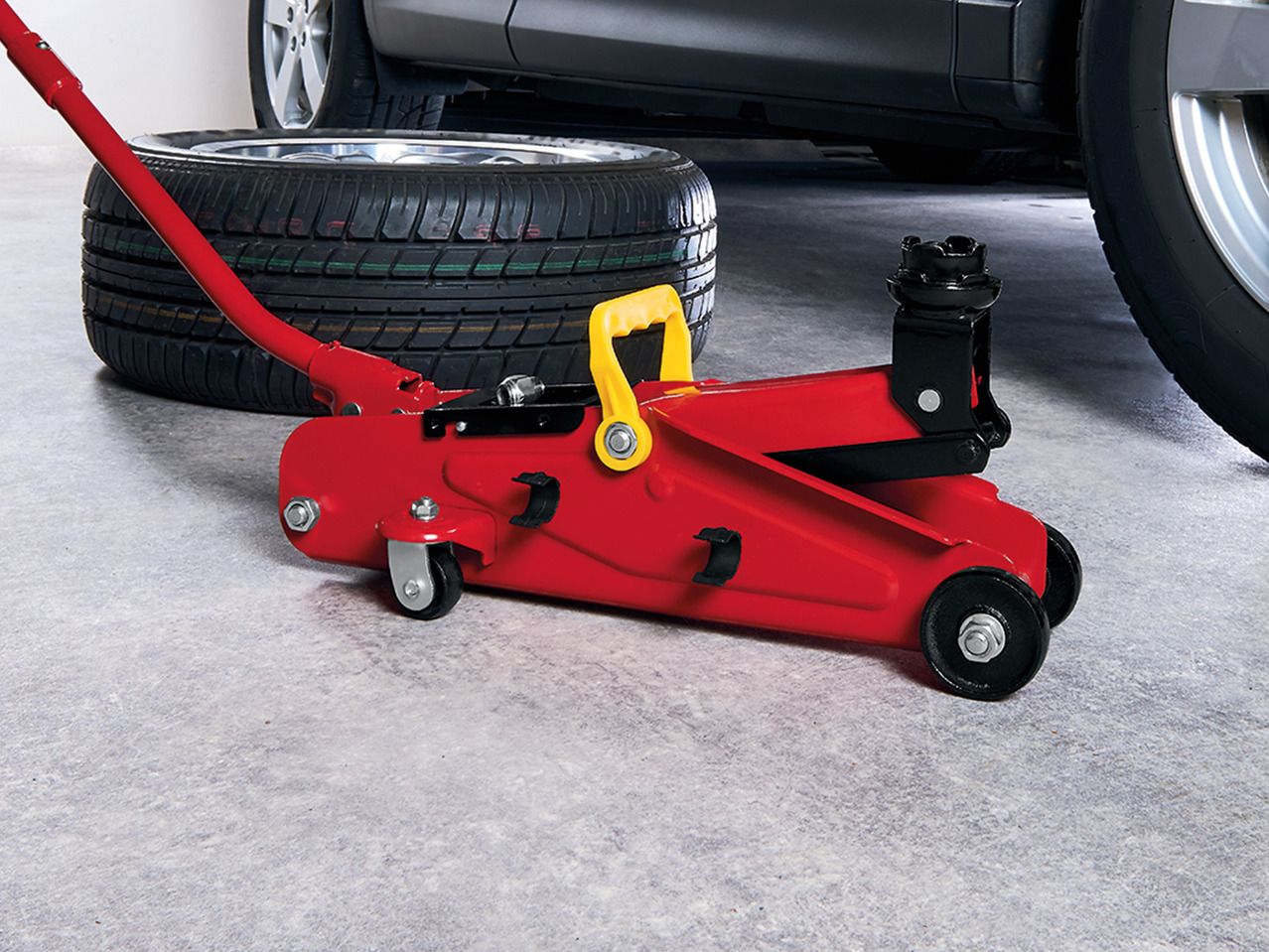 Ultimate Speed Hydraulic Trolley Jack1